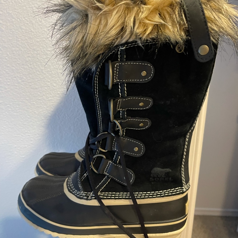 SOREL woman’s Joan of Arc winter boots.